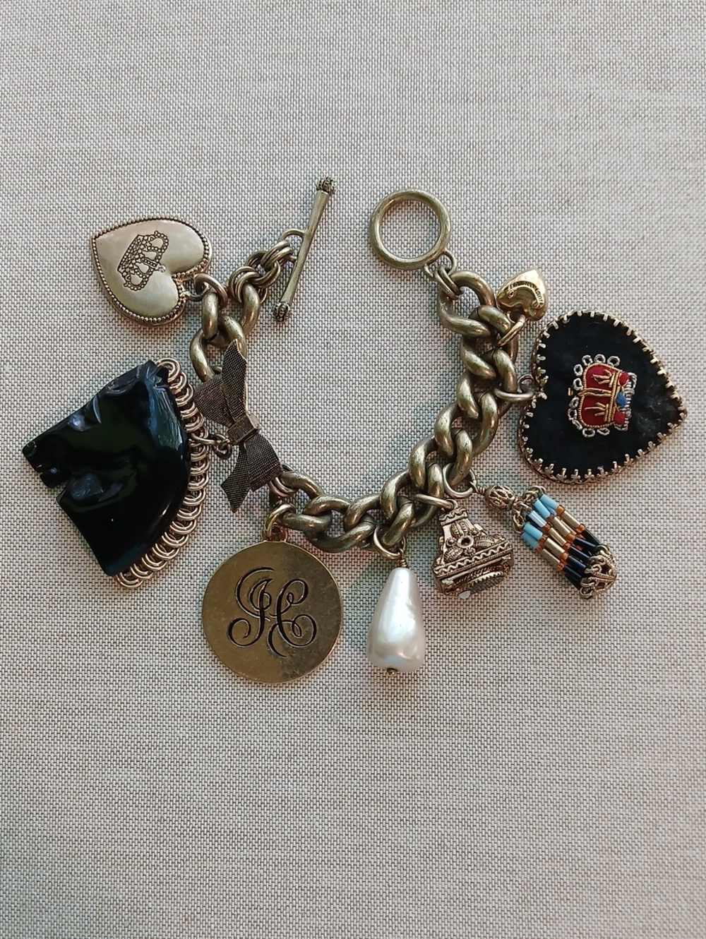 Juicy Couture Y2K Era Gold Tone Hearts Horses Chunky Charm Bracelet